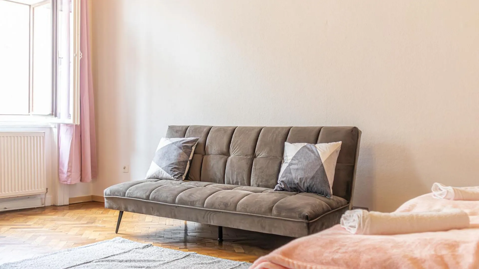 Spacious 3Br Apartment Comfortable And Central Vienna Austria