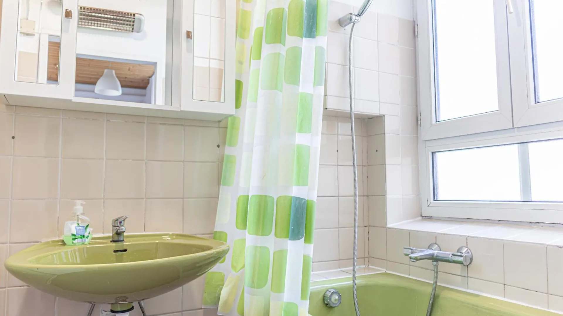 Spacious 3Br Apartment Comfortable And Central Vienne