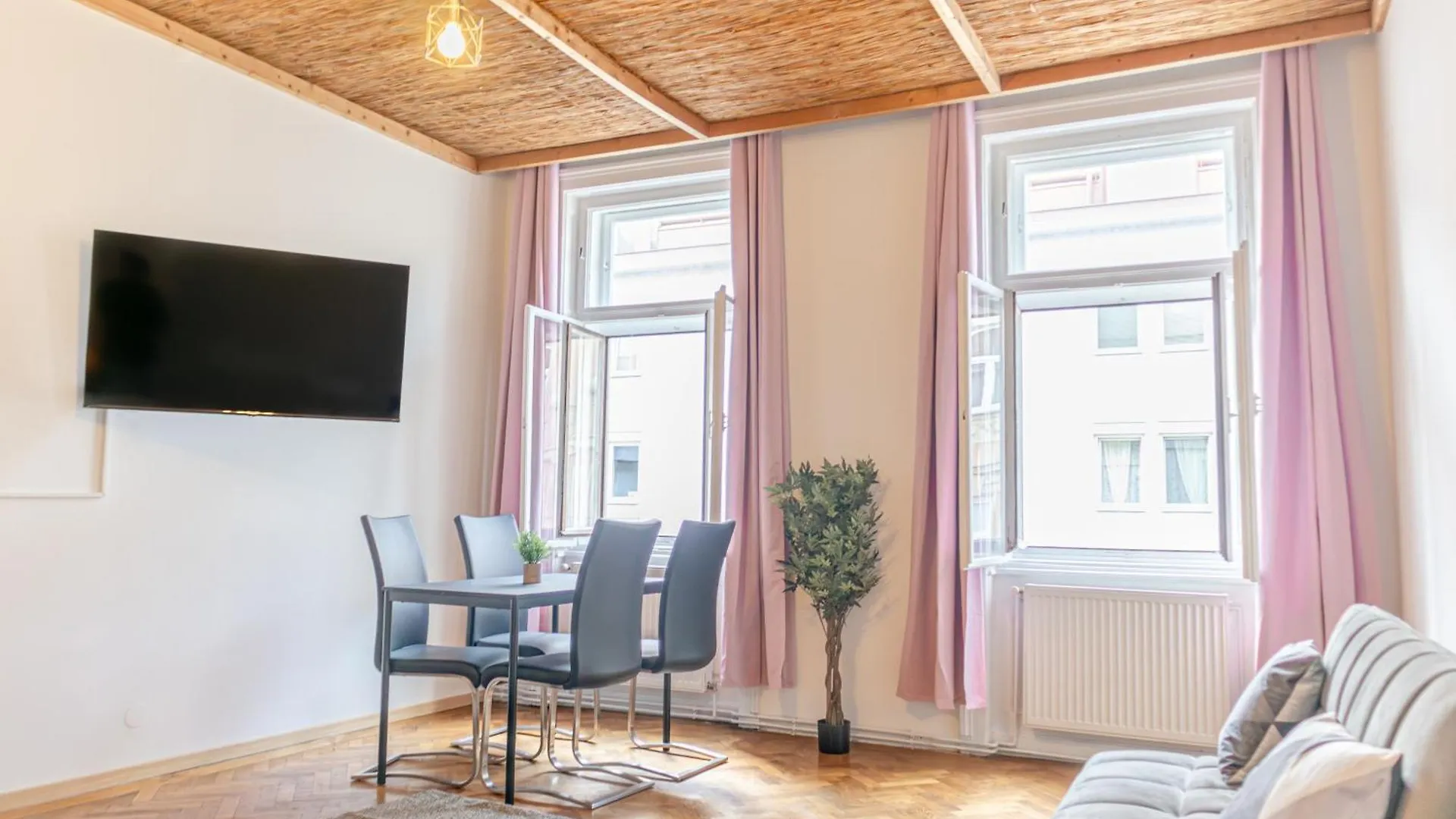 Spacious 3Br Apartment Comfortable And Central Vienne