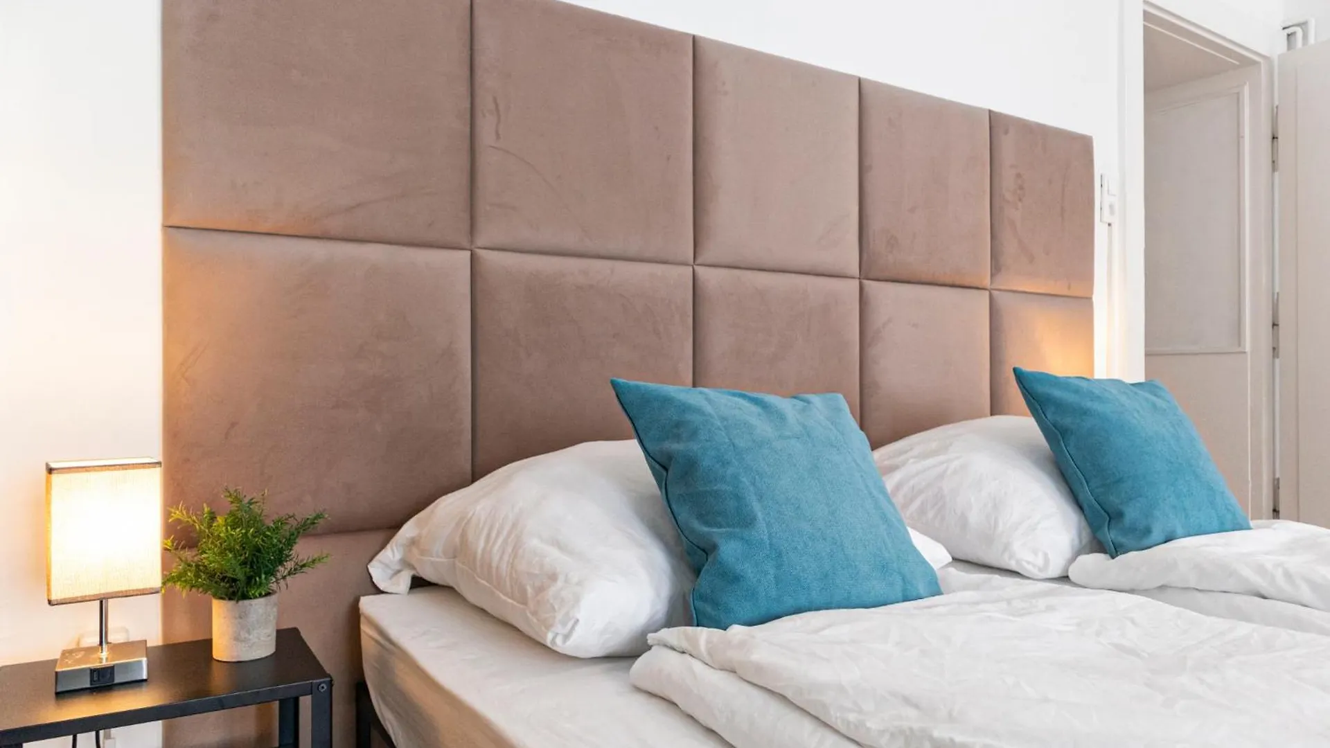 Spacious 3Br Apartment Comfortable And Central Vienna